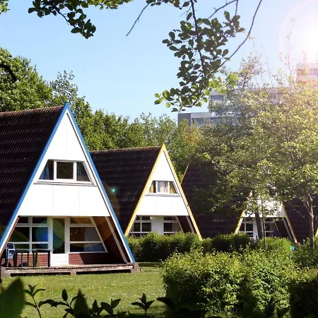 Feriehus Detached Holiday Home, Decorated With Wood, On The Ostsee *
